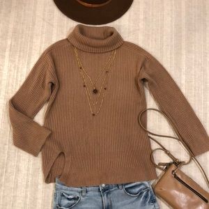 Long sleeve ribbed knit sweater
